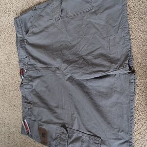 NWT Men's Size 50 Waist Wrangler Riggs Work Wear Cargo Shorts